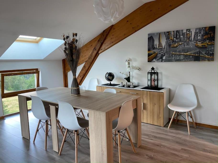 Appartement Lumineux Avec Vue Sur Les Montagnes Morbier Extérieur photo